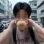 用户vlog爱好者头像，休闲风格年轻人